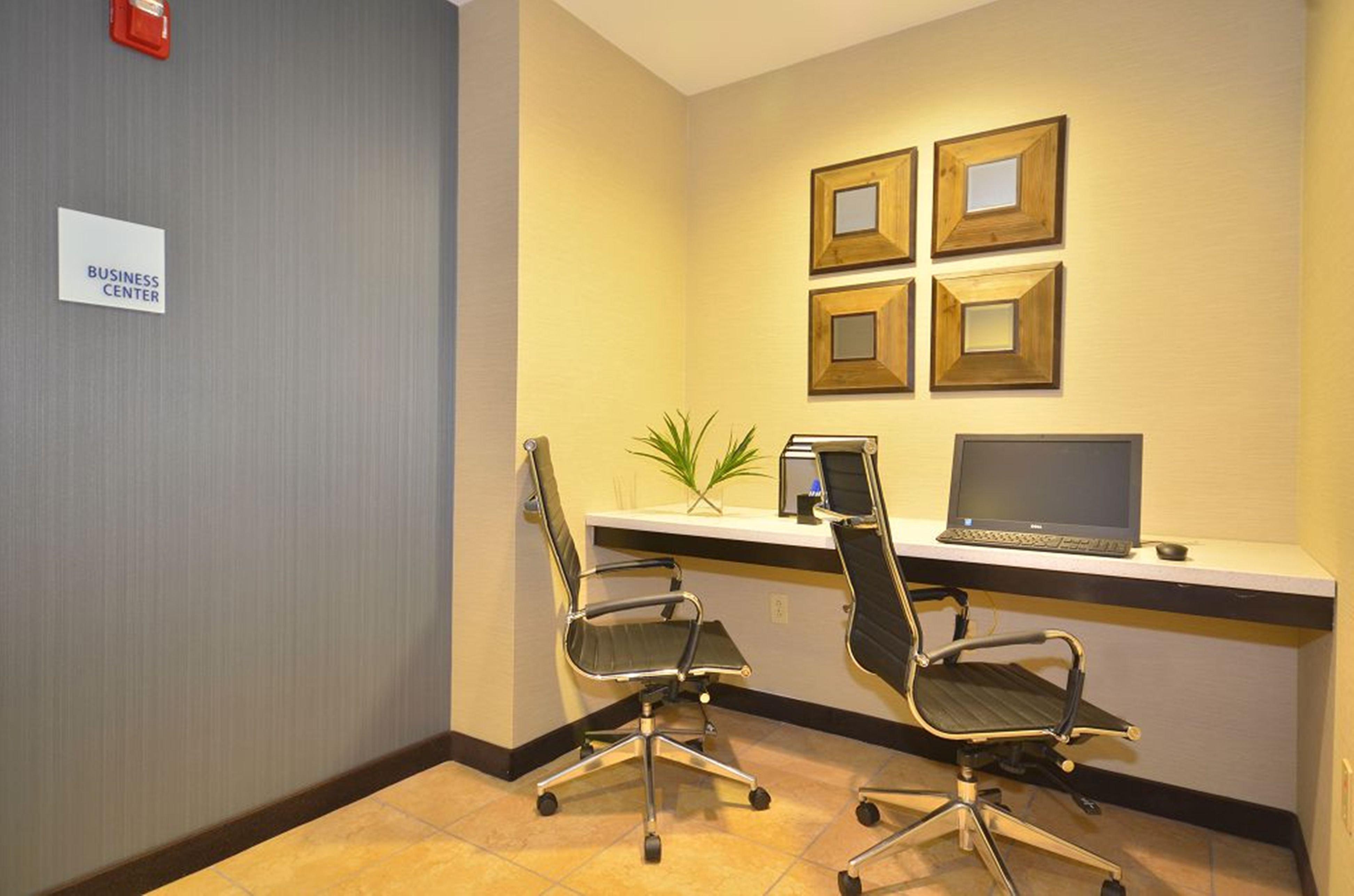 Holiday Inn Express Hotel & Suites Farmington, An Ihg Hotel Eksteriør billede